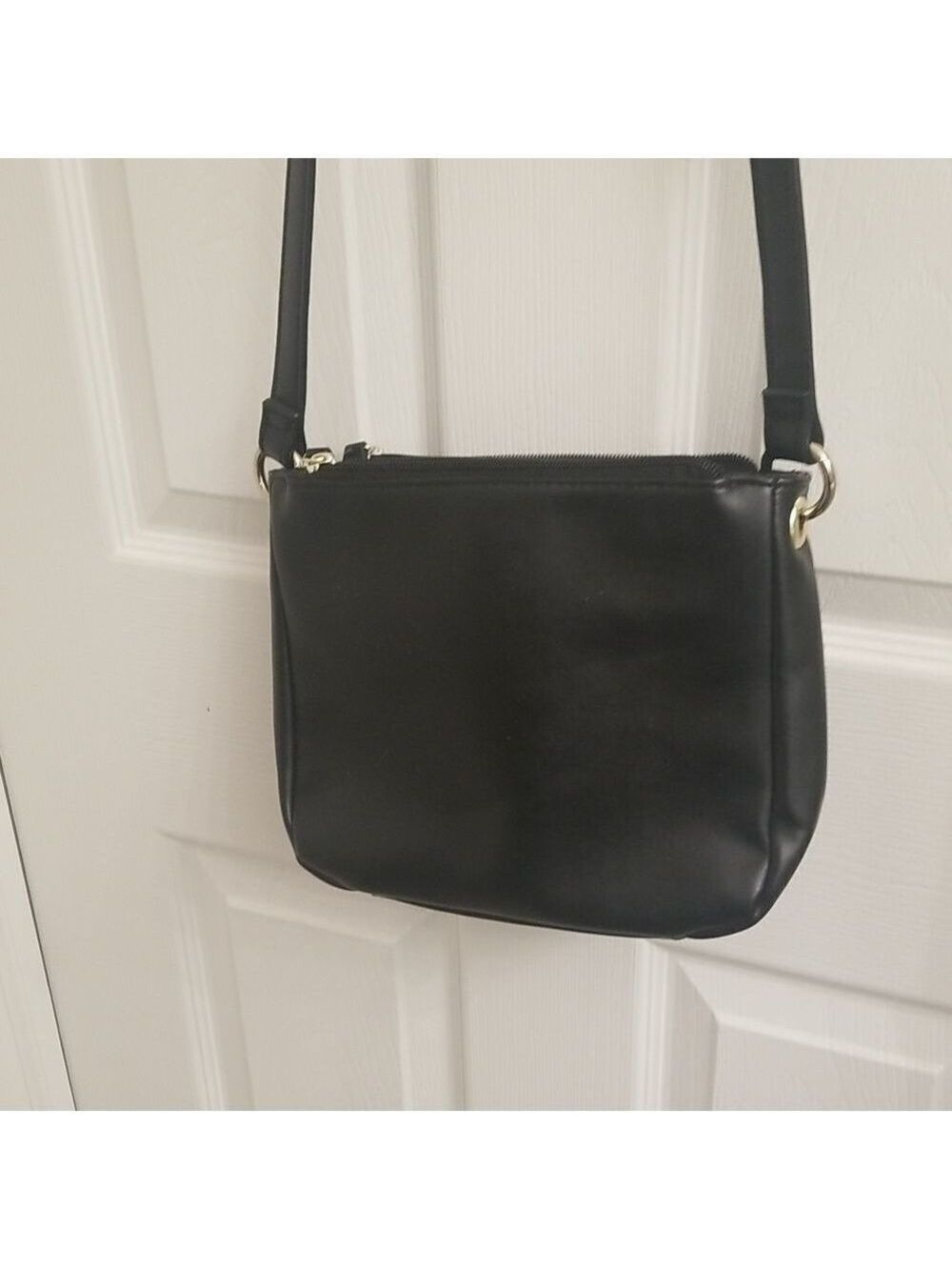 Liz Claiborne Crossbody Purse. C1 - Picture 5 of 7